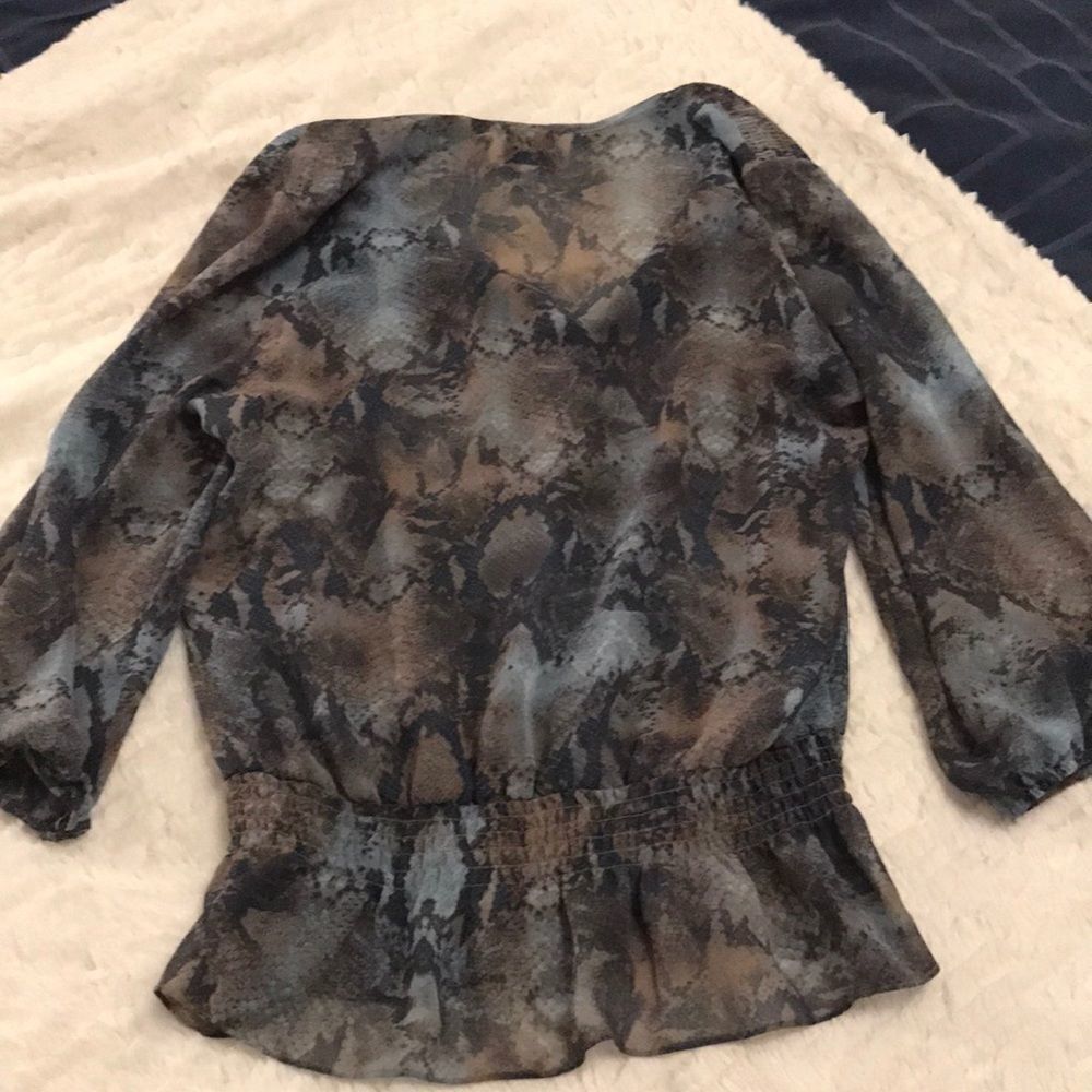 Multi colored Hy + dot blouse - Picture 6 of 6